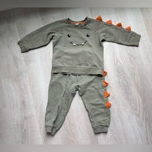 3/$25 H&M | Olive Green & Orange Dino Sweatsuit Set 3T